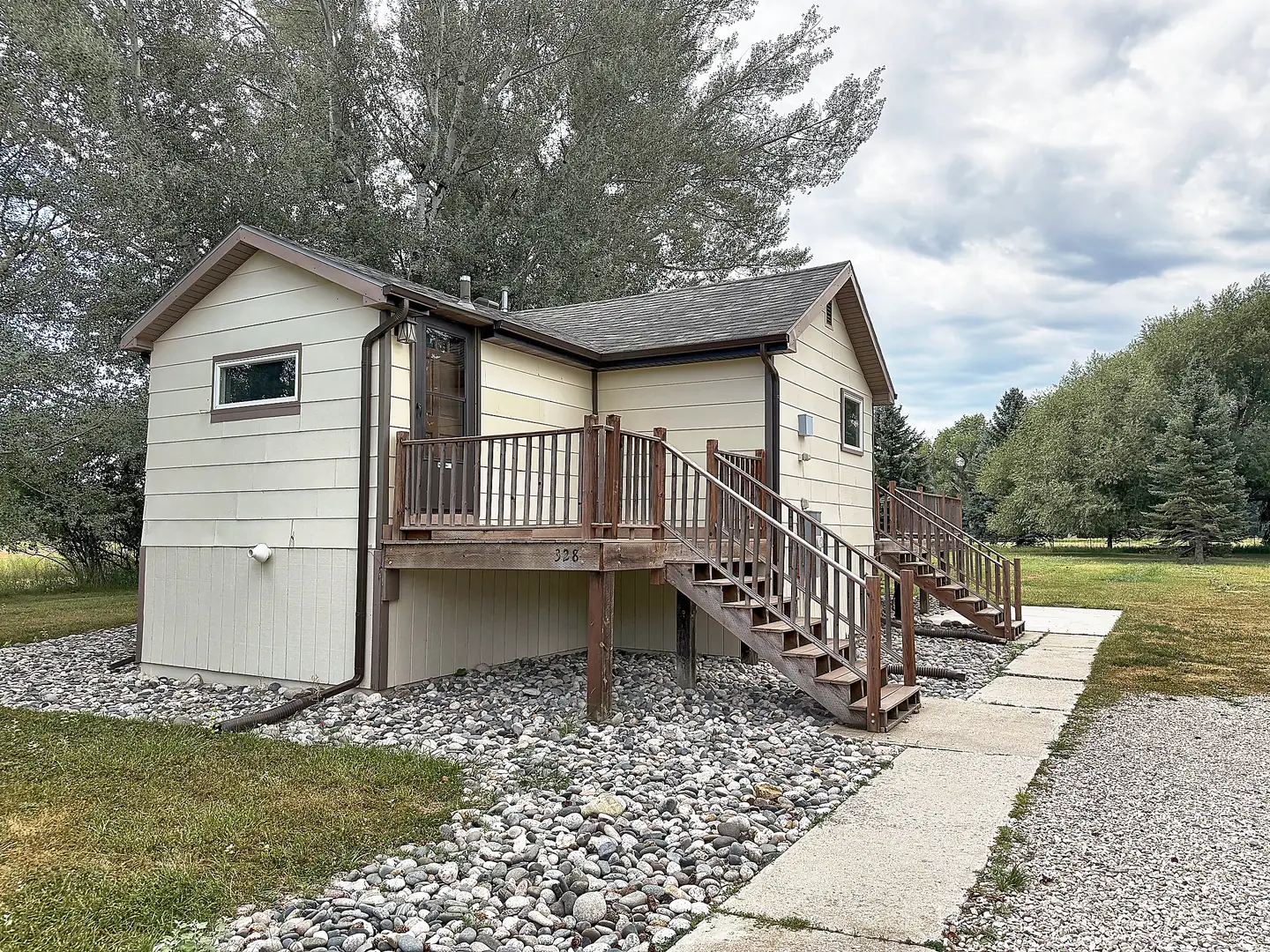 Renting a House on Acreage in Sheridan, WY: What Actually Changes
